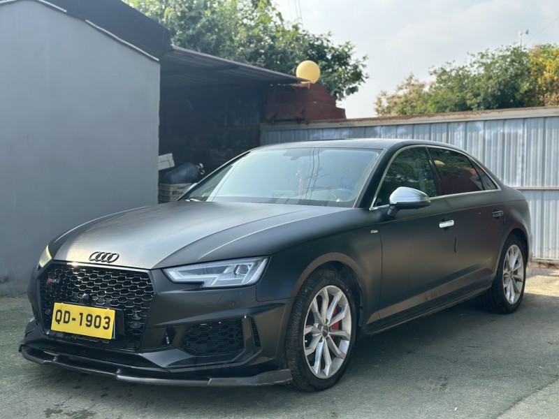 青岛17年奥迪A4L2