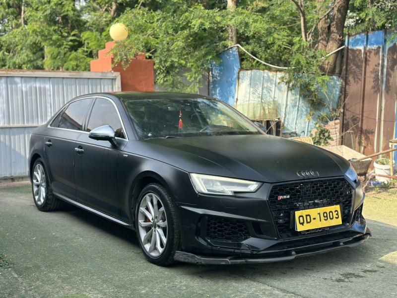 青岛17年奥迪A4L3