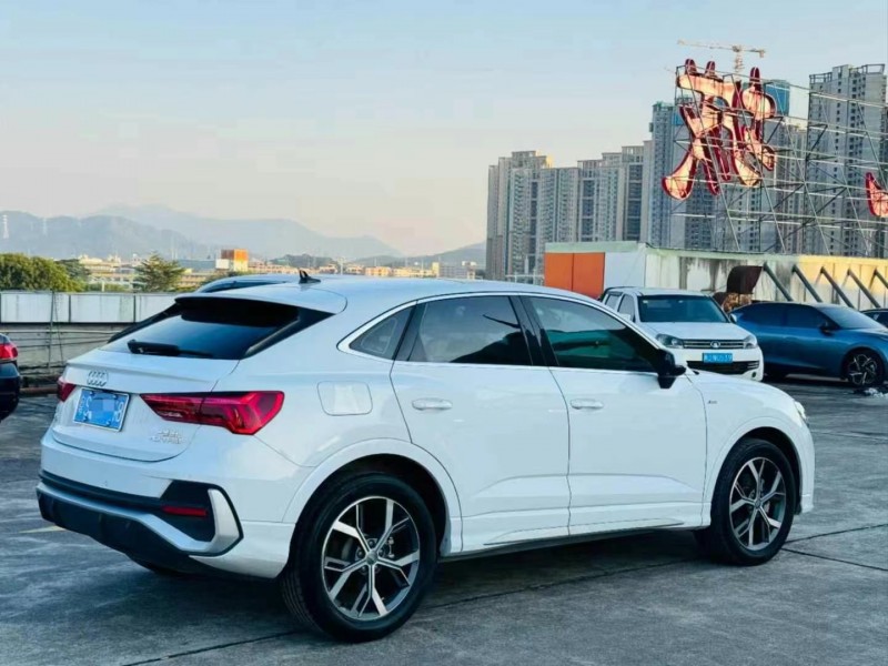 广州20年奥迪Q38