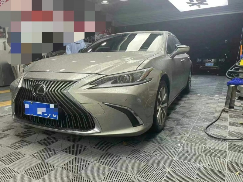 广州19年雷克萨斯ES3
