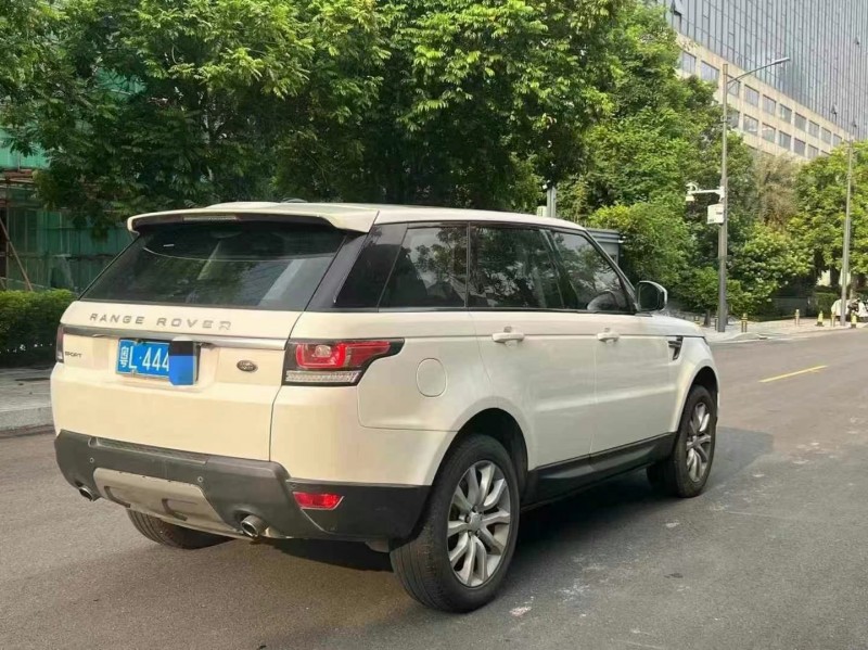 广州16年路虎揽胜运动7