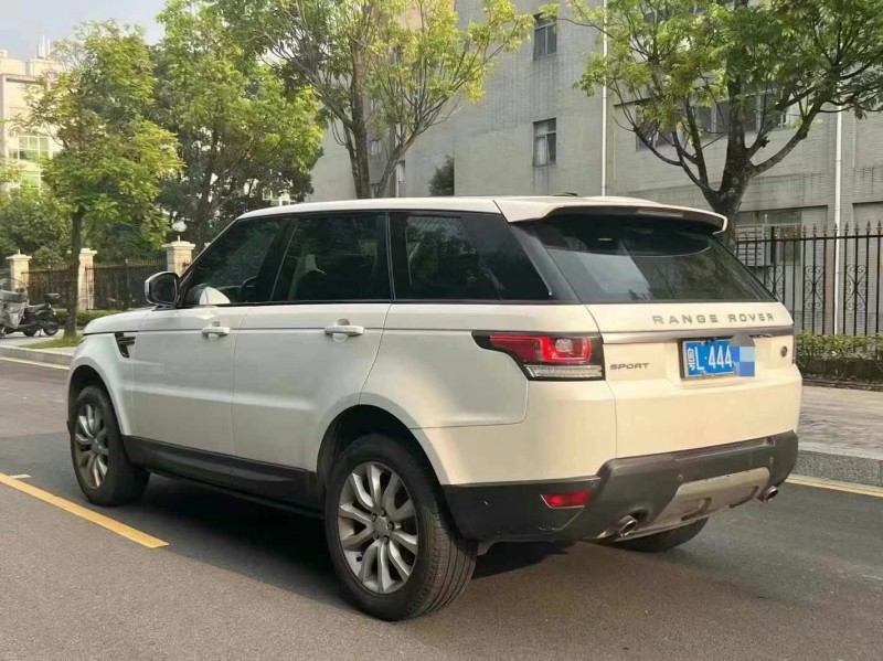 广州16年路虎揽胜运动8