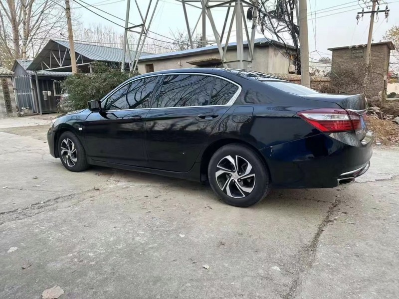 济宁16年本田雅阁6