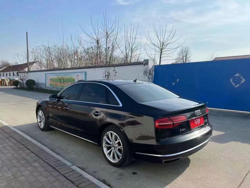 济宁15年奥迪A8L7