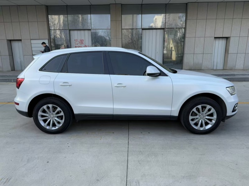 济宁14年奥迪Q58