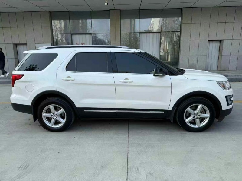 济宁17年福特探界者7