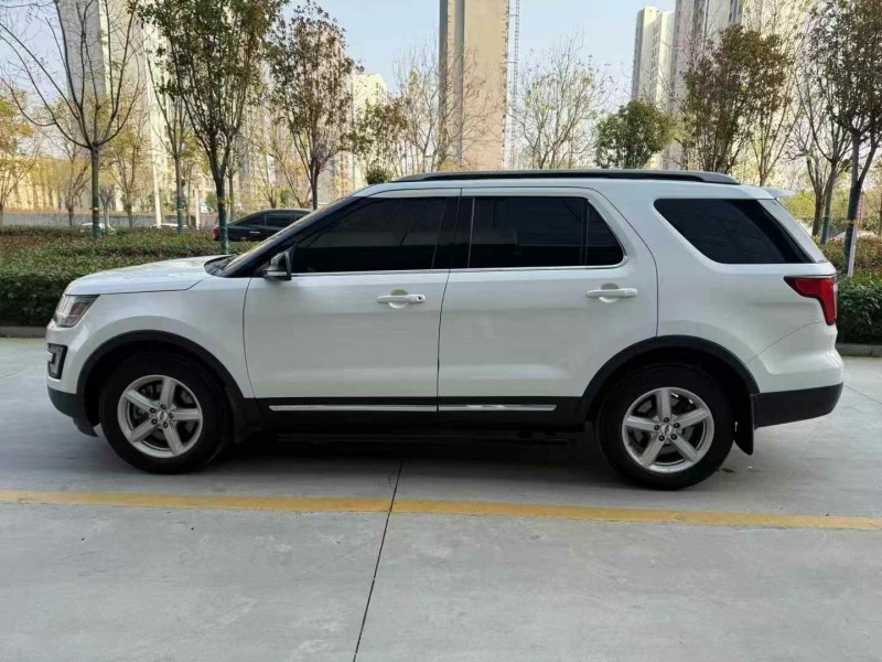 济宁17年福特探界者8