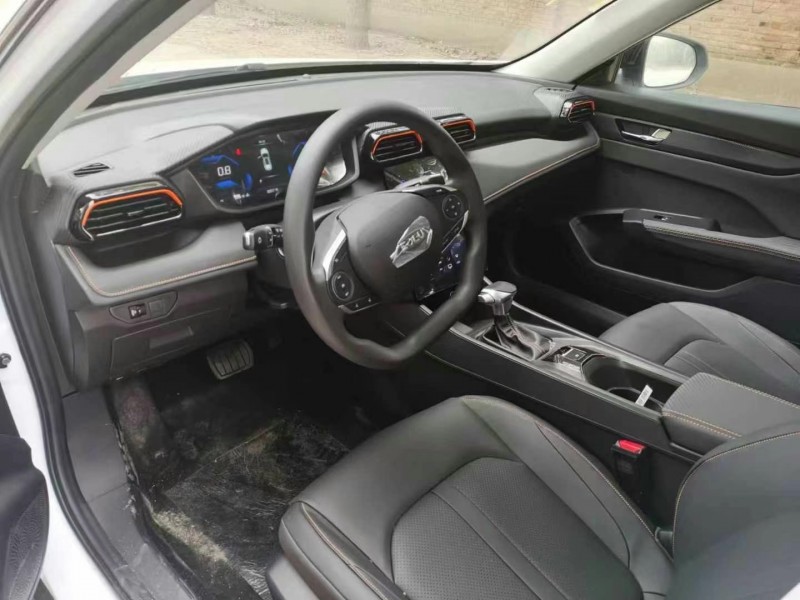 保定24年东风奕炫6