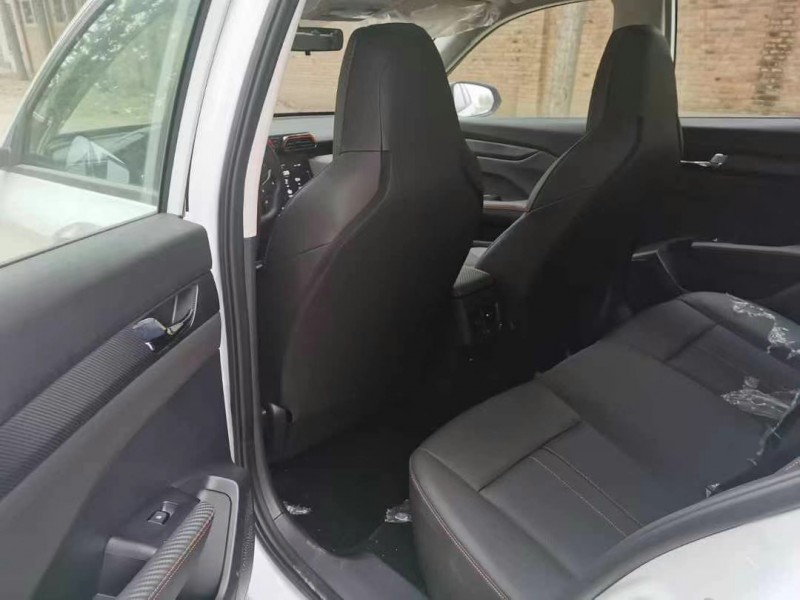 保定24年东风奕炫8