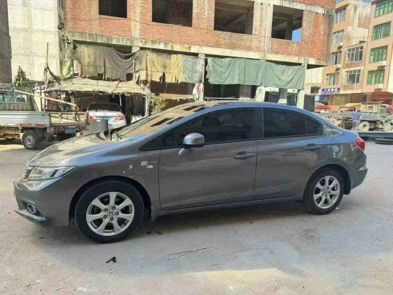 济宁13年本田思域2