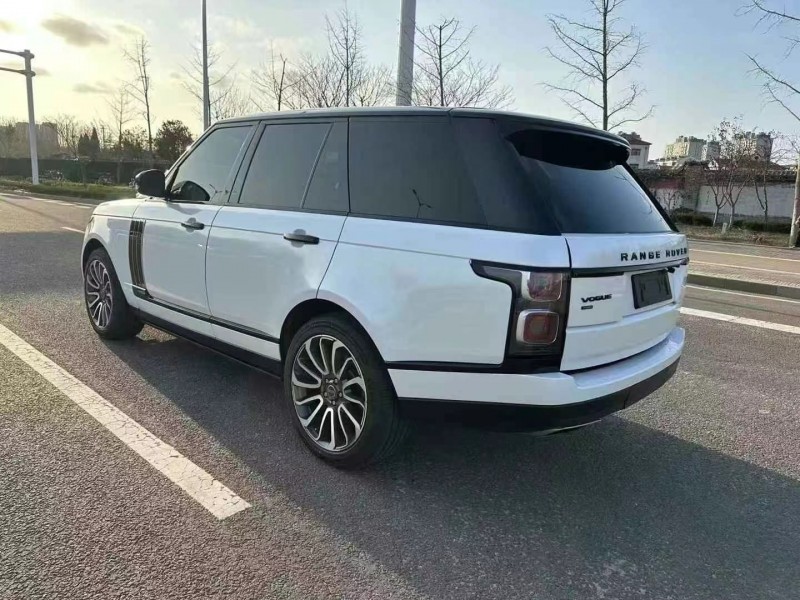 济宁17年路虎揽胜行政7