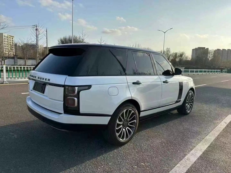 济宁17年路虎揽胜行政8