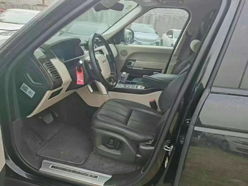 济宁17年路虎揽胜行政7