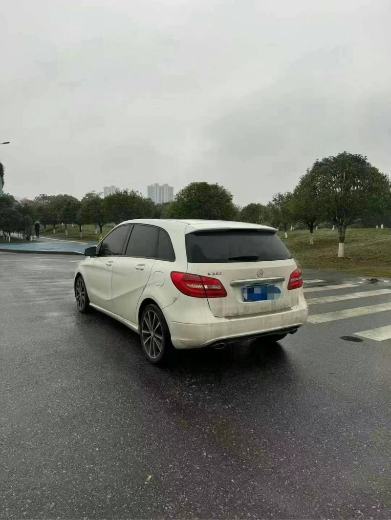 济宁16年奔驰B4