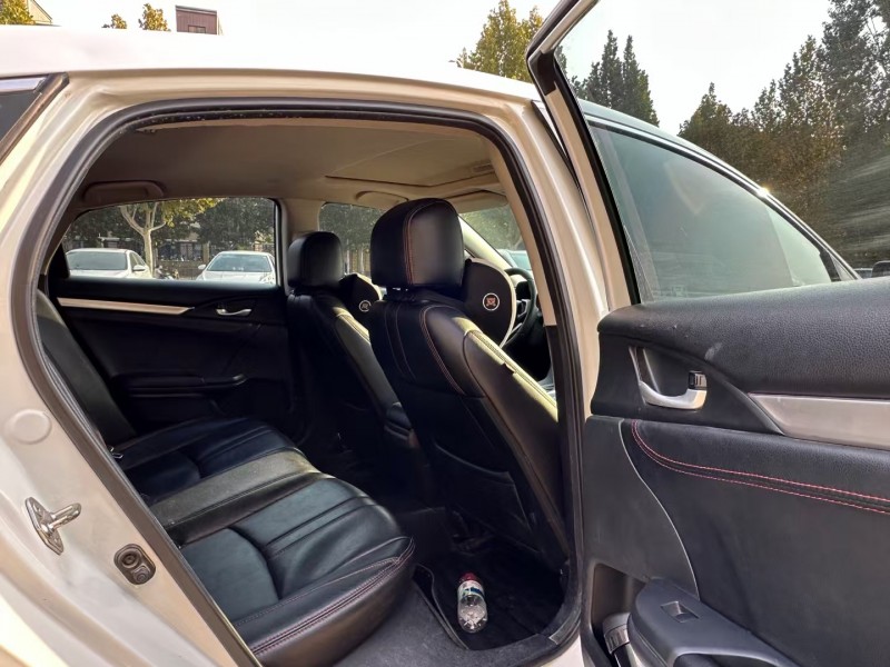 郑州17年本田思域4