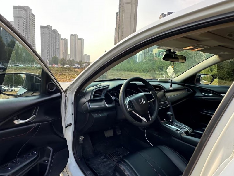 郑州17年本田思域8