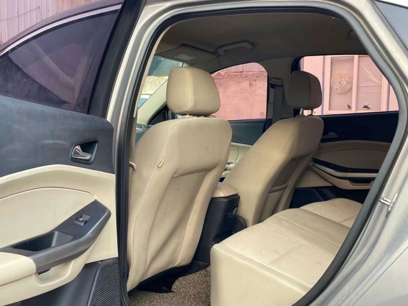 济宁16年福特福睿斯6