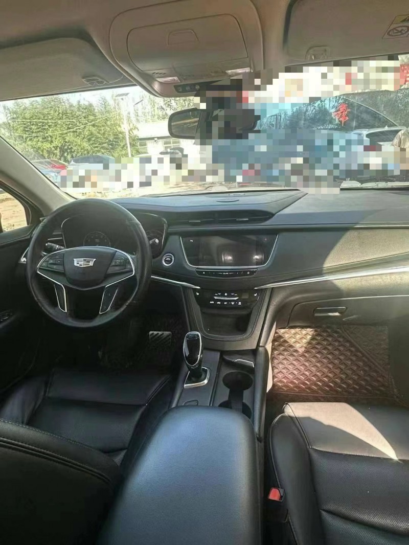 济宁19年凯迪拉克XT56