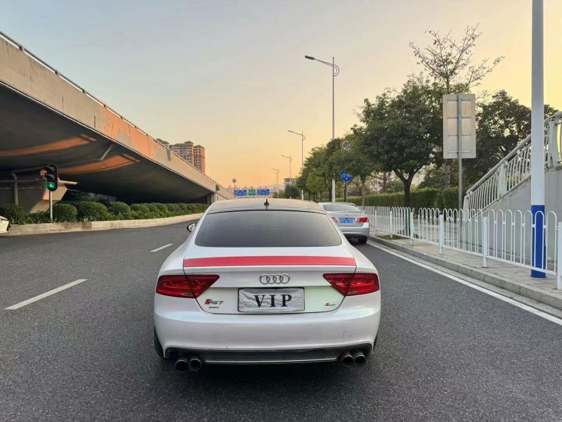 广州15年奥迪A7L9