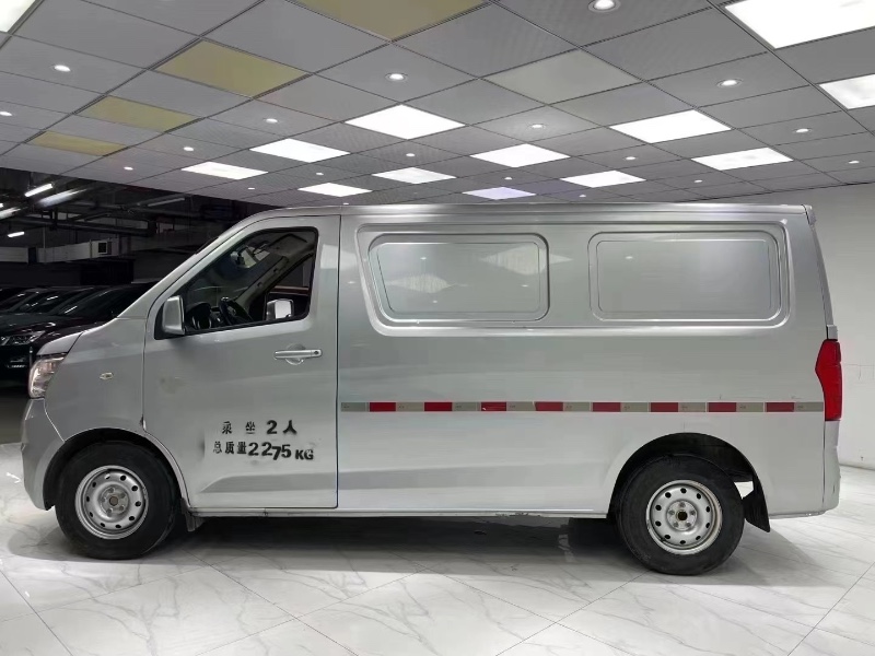 成都21年長安汽車M603
