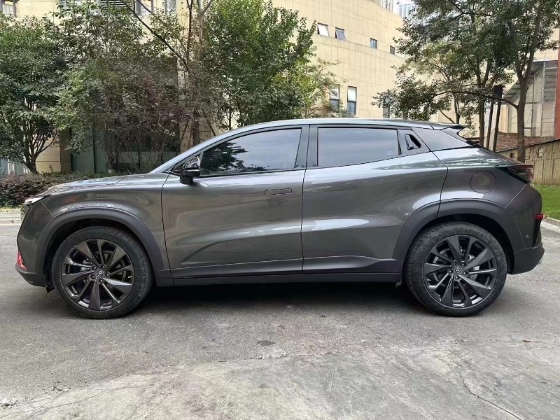成都21年長安汽車UNI-T3