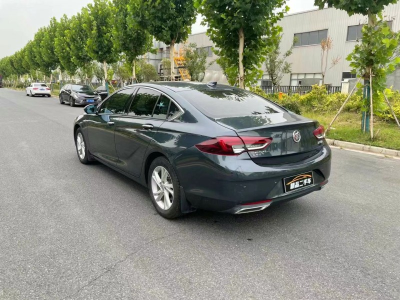 徐州21年别克君威5