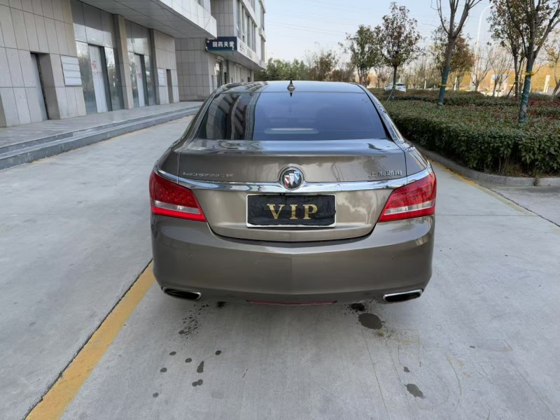 济宁15年别克君越9