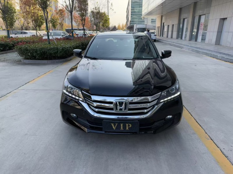 济宁15年本田雅阁1