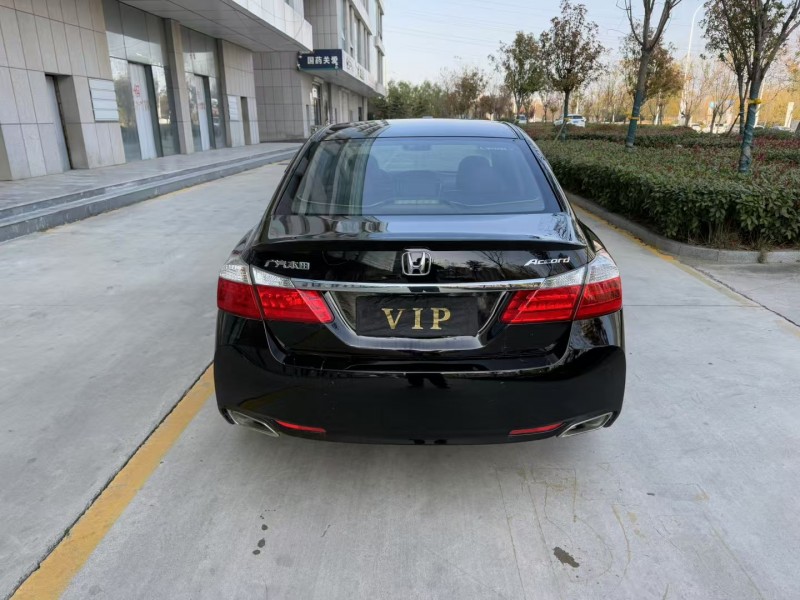 济宁15年本田雅阁9