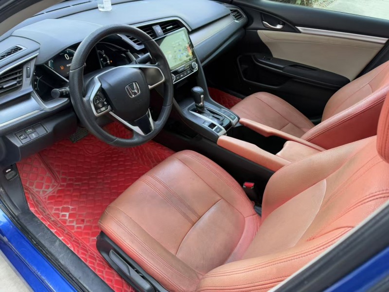 济宁18年本田思域4