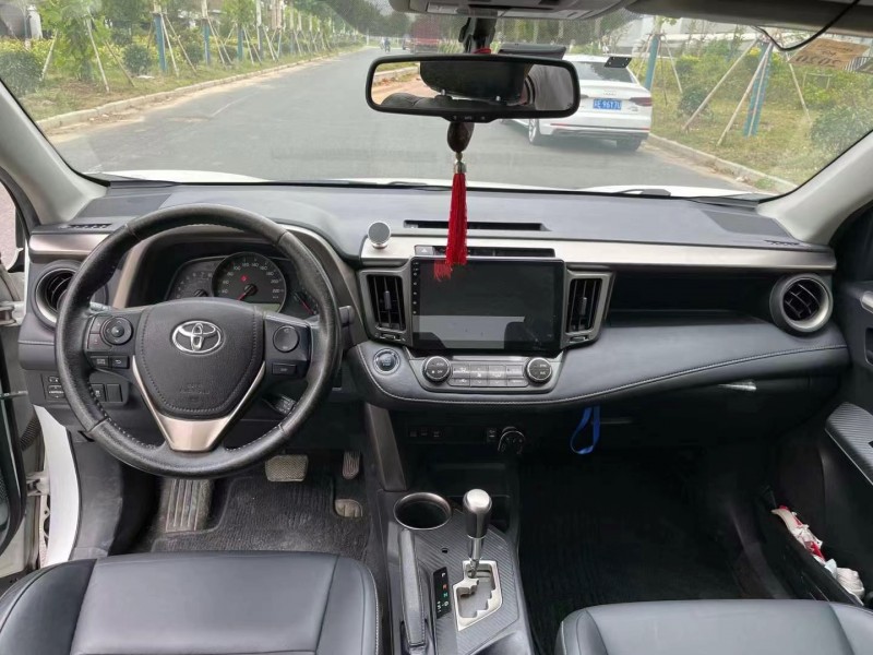徐州14年丰田RAV48
