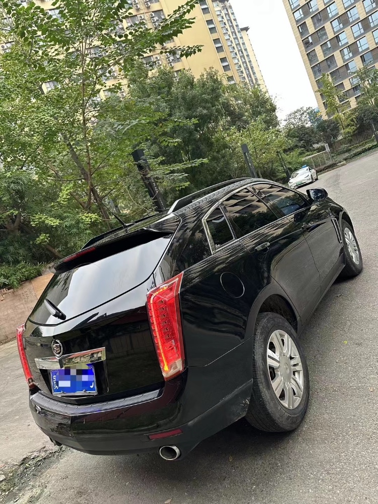 成都13年凱迪拉克SRX8