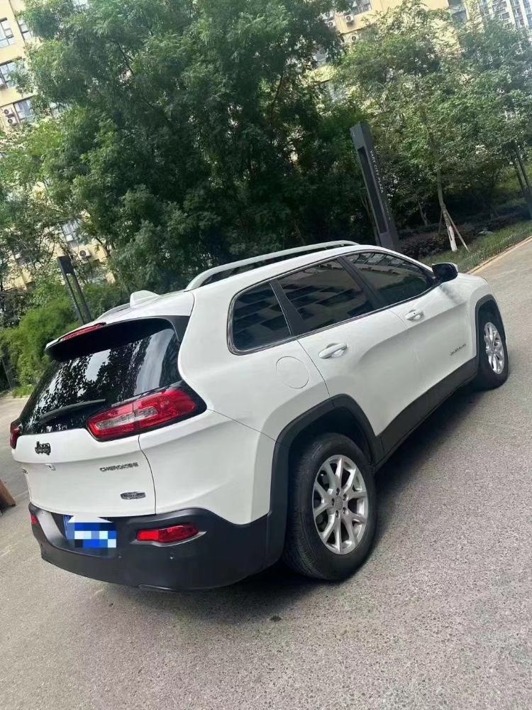 成都17年Jeep自由光8