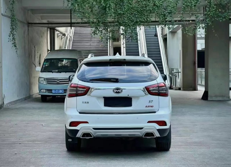 佛山17年比亚迪S78