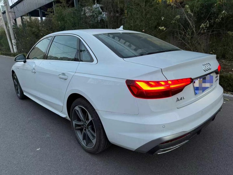 济宁23年奥迪A4L8