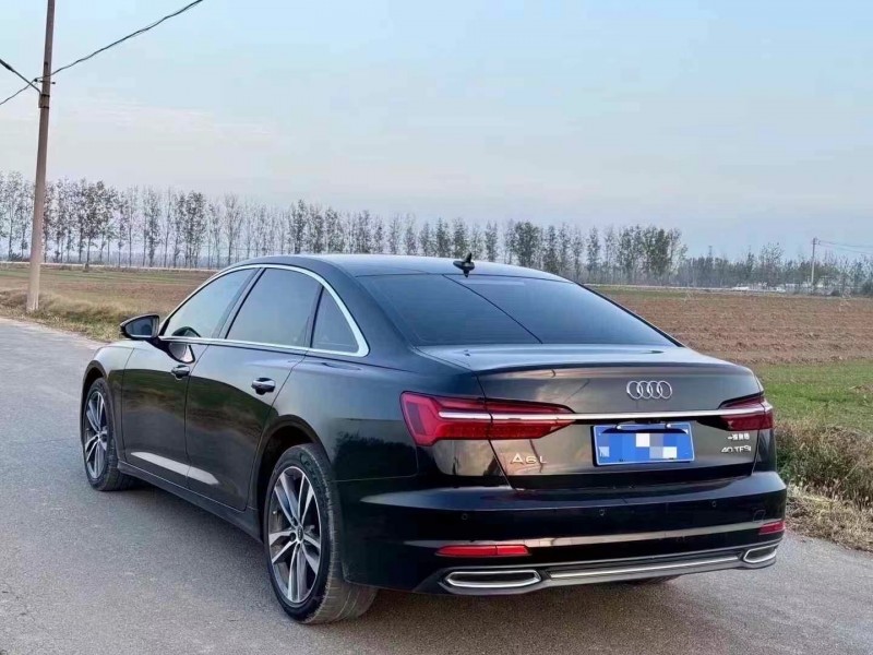 济宁22年奥迪A6L8