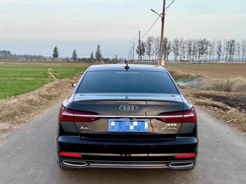 济宁22年奥迪A6L9