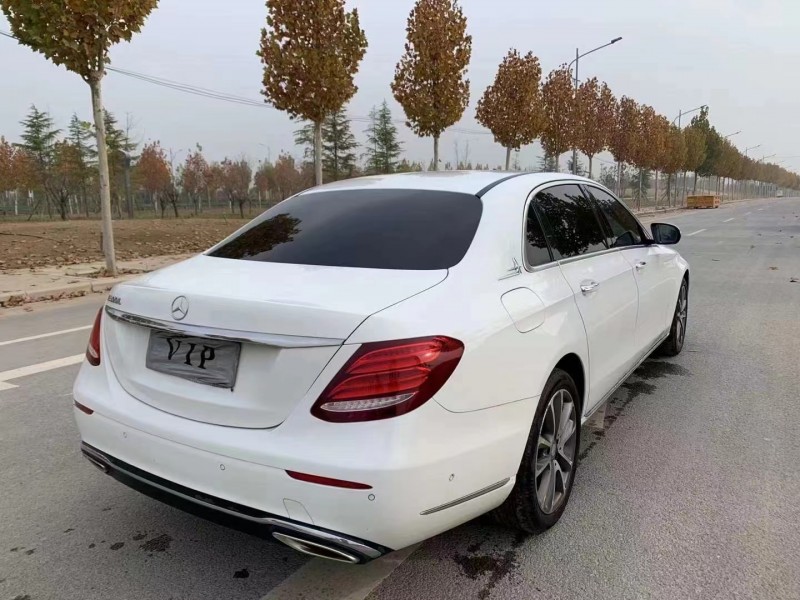 郑州17年奔驰E8