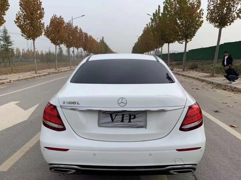 郑州17年奔驰E9