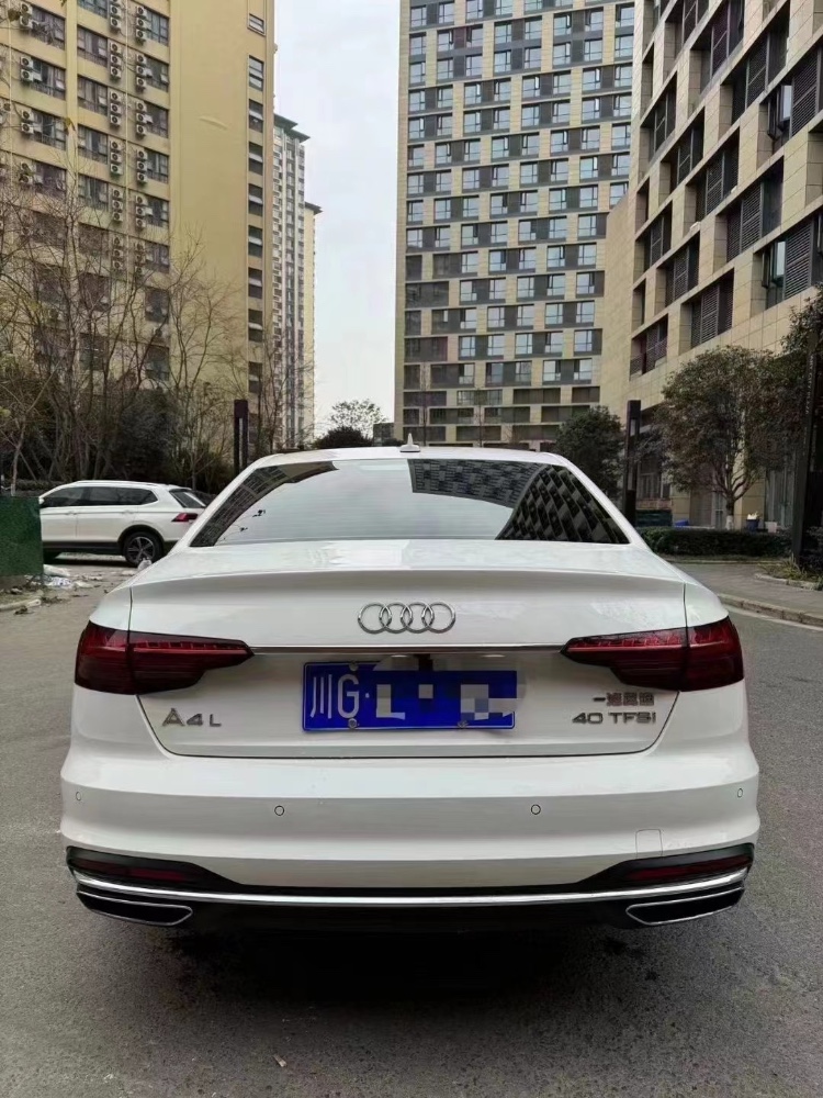 成都22年奧迪A4L9