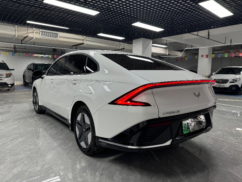 成都24年五菱汽車星光5