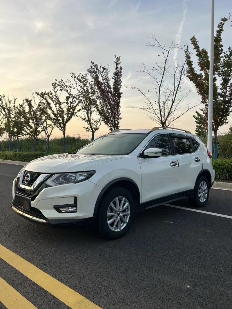 宿遷18年日產奇駿3