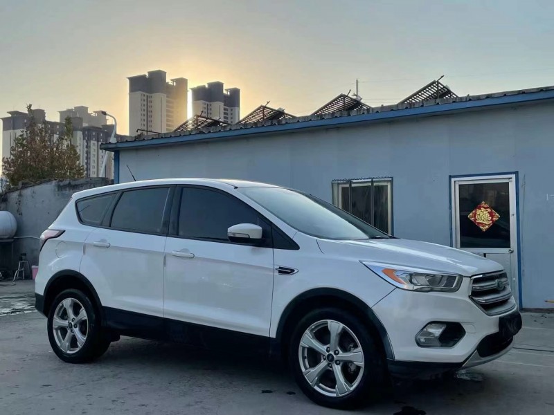 济宁17年福特翼虎3