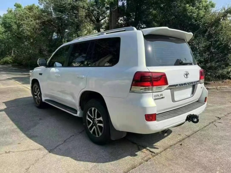 邵阳16年丰田兰德酷路泽8