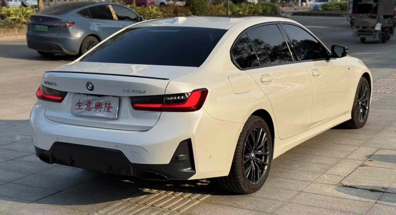 广州23年宝马3系8