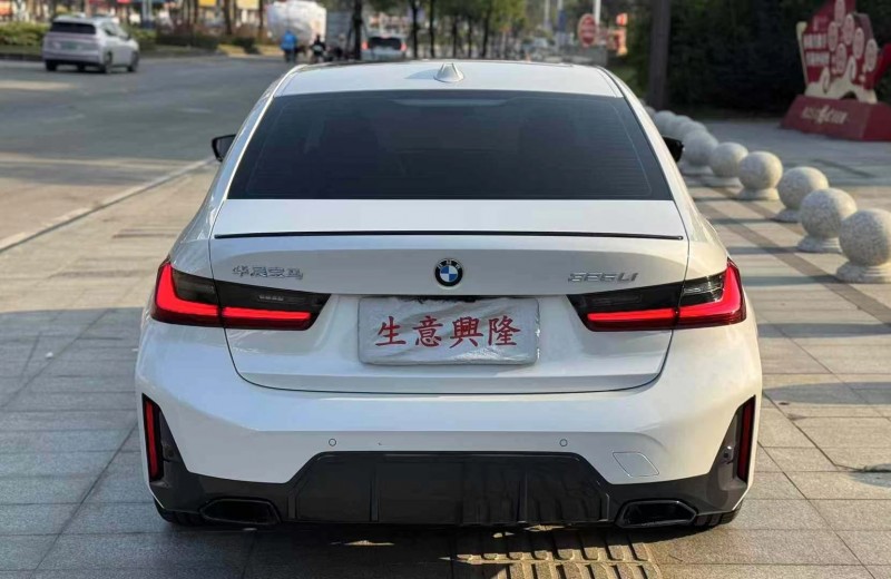 广州23年宝马3系9