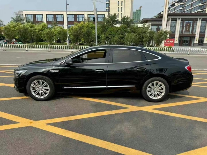 济宁17年别克君越3