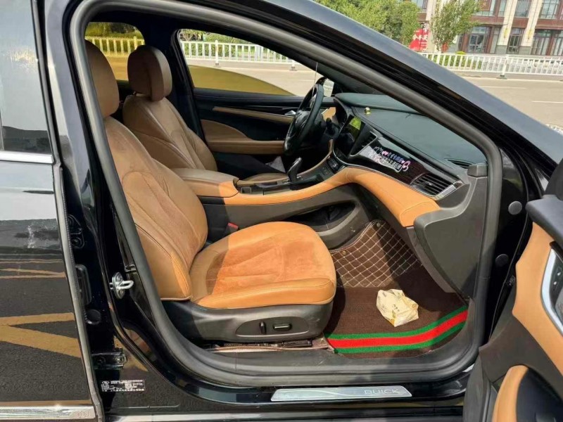 济宁17年别克君越6