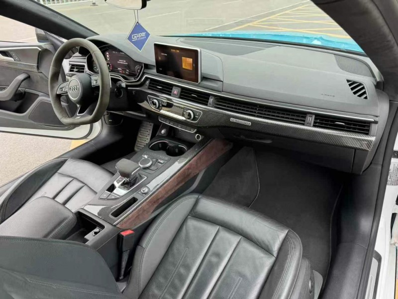 济宁19年奥迪A55