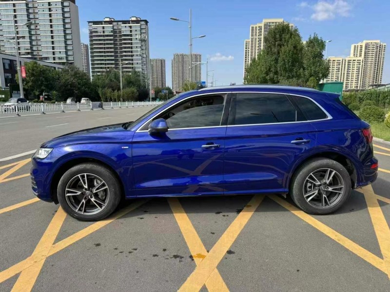 济宁20年奥迪Q57